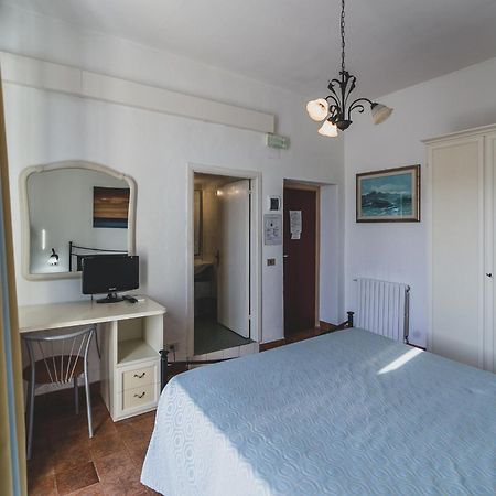 Hotel Alfiero Porto Santo Stefano  Bilik gambar