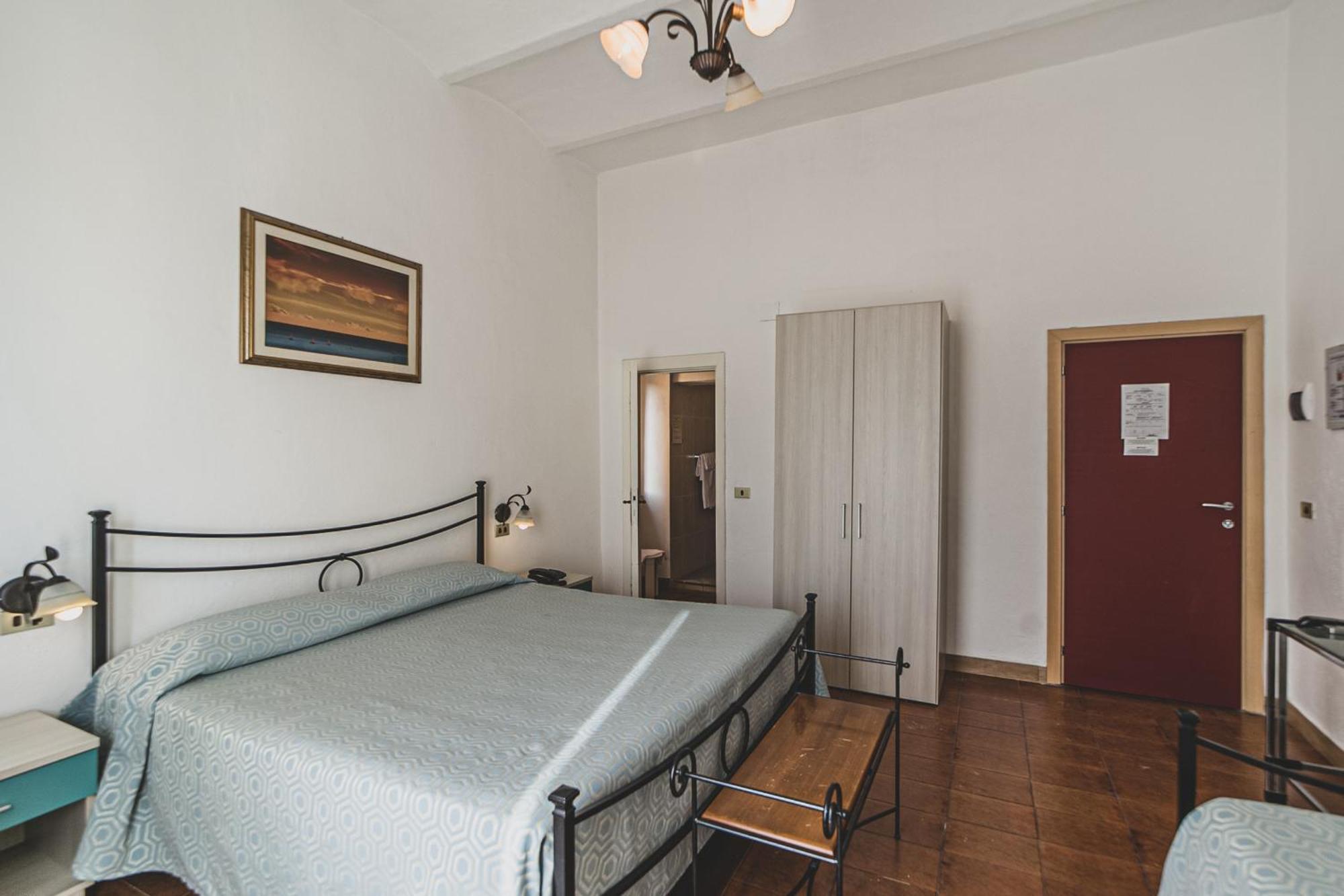Hotel Alfiero Porto Santo Stefano  Bilik gambar